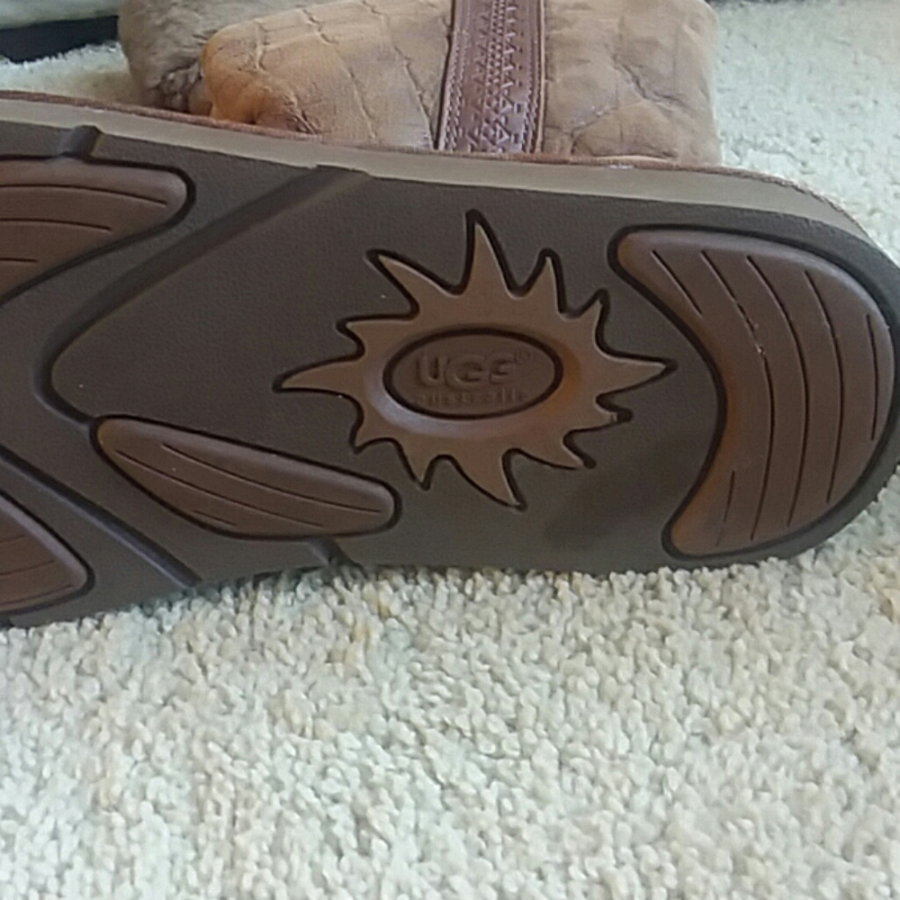 UGG Boots Size 9 - Picture 5 of 5